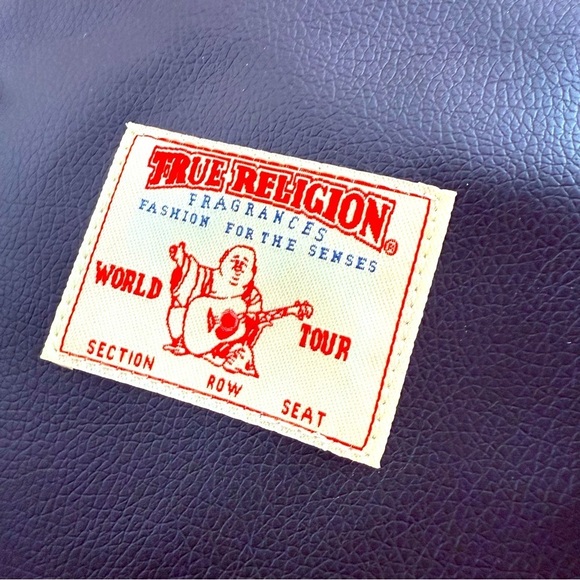 NWT True Religion Carry On Duffle Bag - Picture 4 of 6